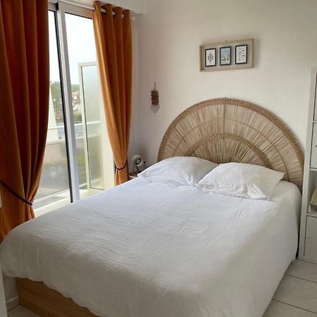 Appartement T2 vue mer les pieds dans l'eau avec parking privé Saint-Jean-de-Monts Exterior foto